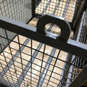 Gitterbox mit Hacken